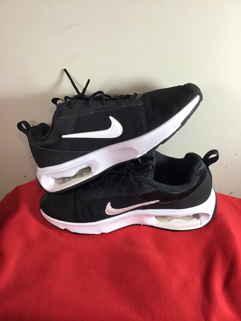 N🔥Nike Air Max INTRLK Lite, women’s size 9.5, great cond. super clean, see pics